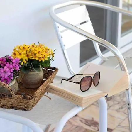 Thea Apartment *