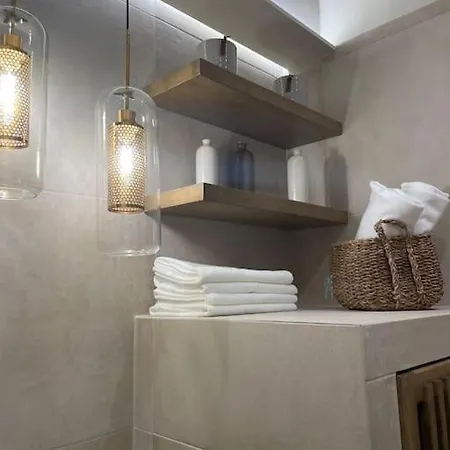 Thea Apartment *