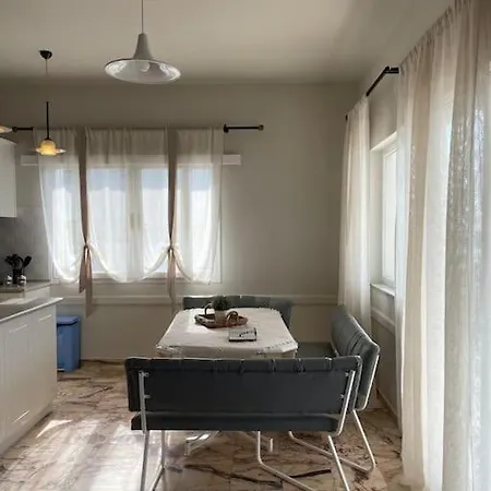 Thea Apartment Masouri